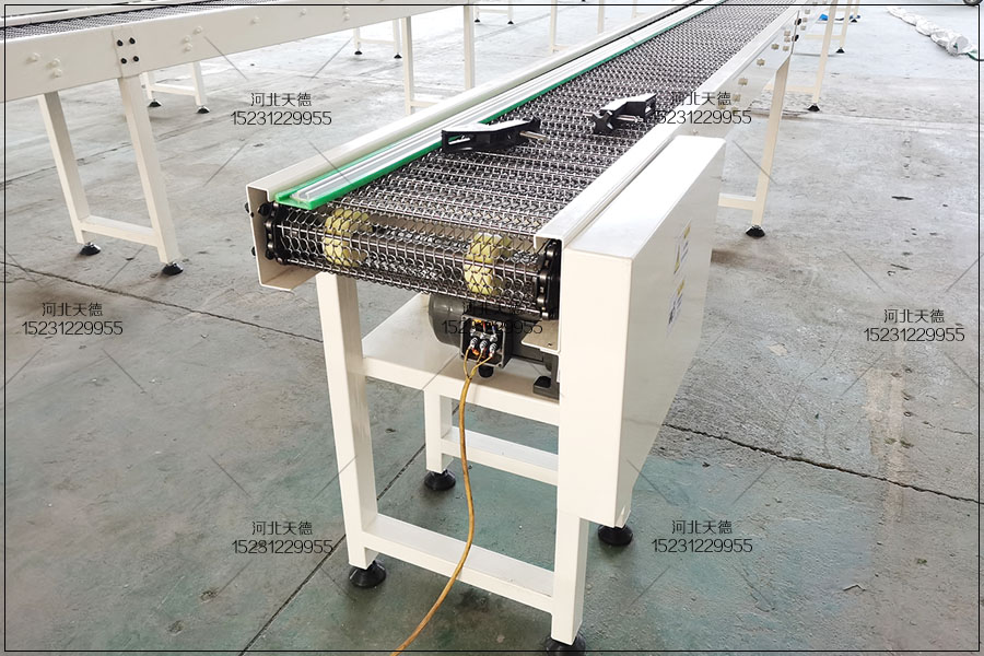 網(wǎng)帶輸送機