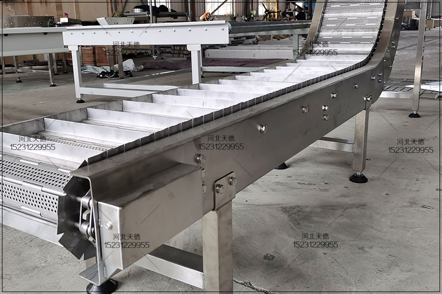 不銹鋼鏈板輸送機